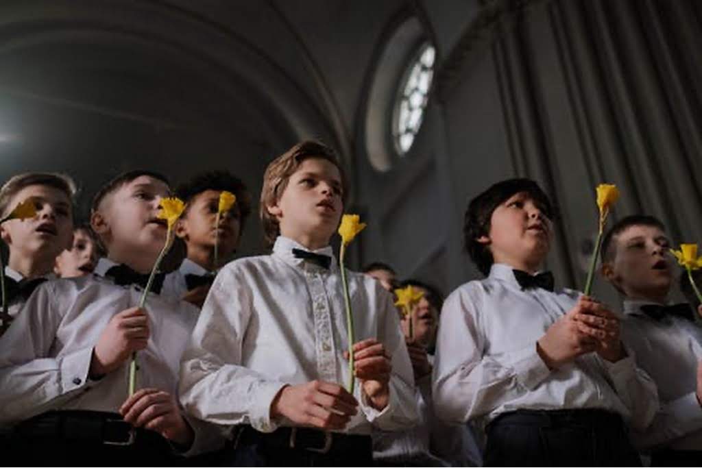 kids singing in a choir