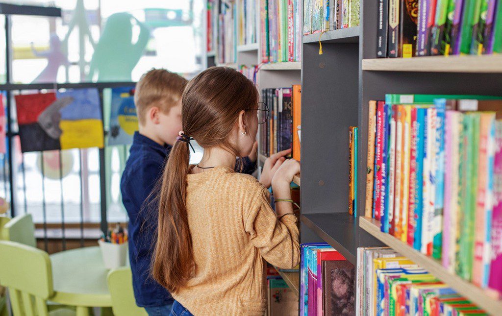 Students using classroom library