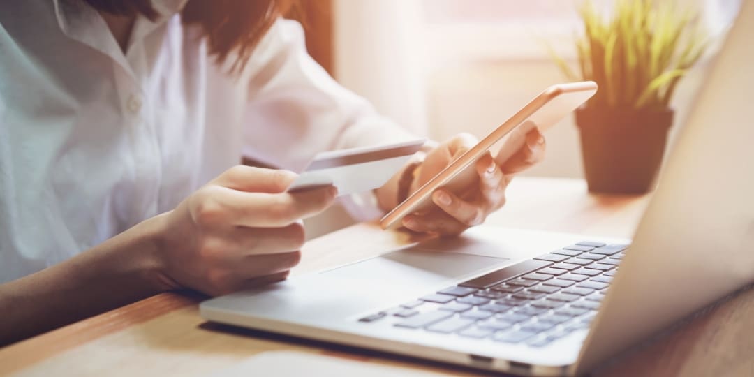futurefund-payment-reports person making an online purchase
